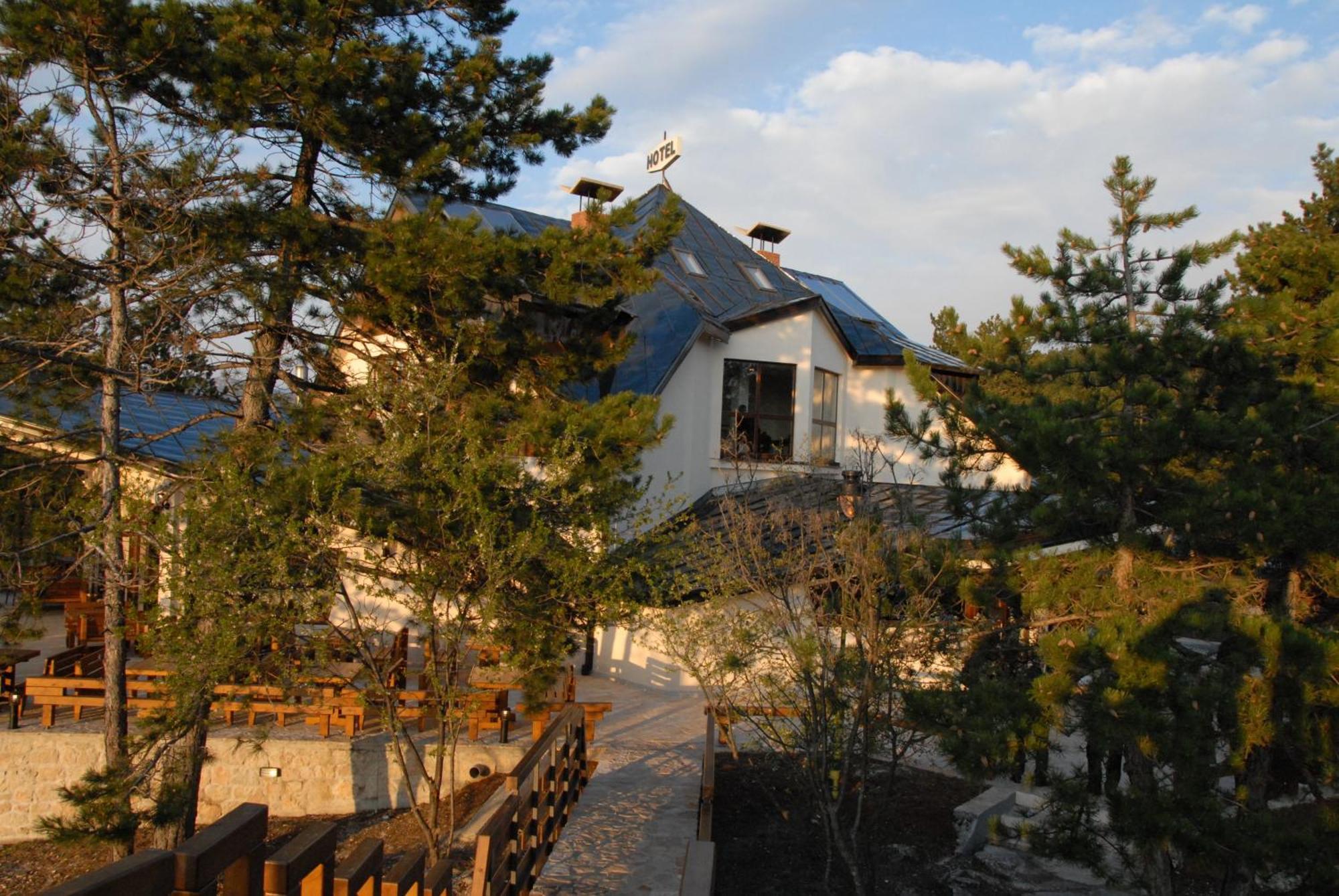 Hotel Trebjesa Nikšić Dış mekan fotoğraf